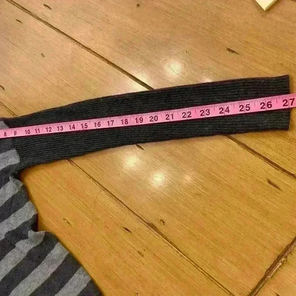 Wool Blend Gray Striped  Sweater petite - Picture 9 of 10